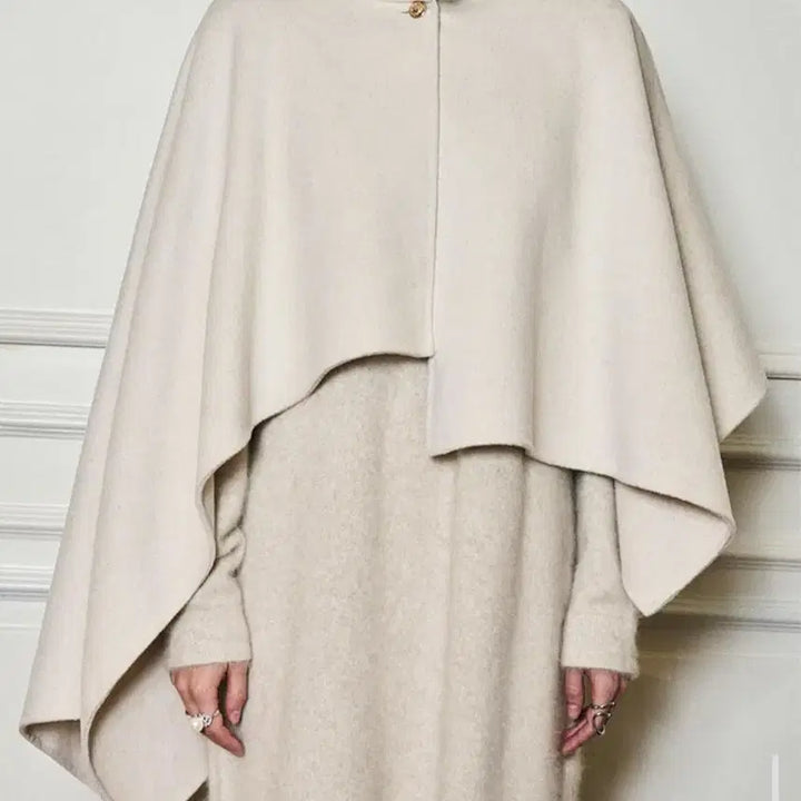 [BUNJANG] JULOOG Handmade Cape / 줄로그 핸드메이드 케이프
