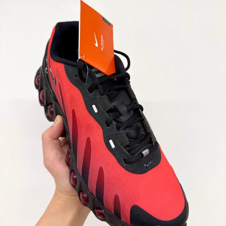 [BUNJANG] Nike Air Max Dn8 Gym Red Sneakers / (255)(새상품)나이키 에어맥스 Dn8 블랙 짐 레드