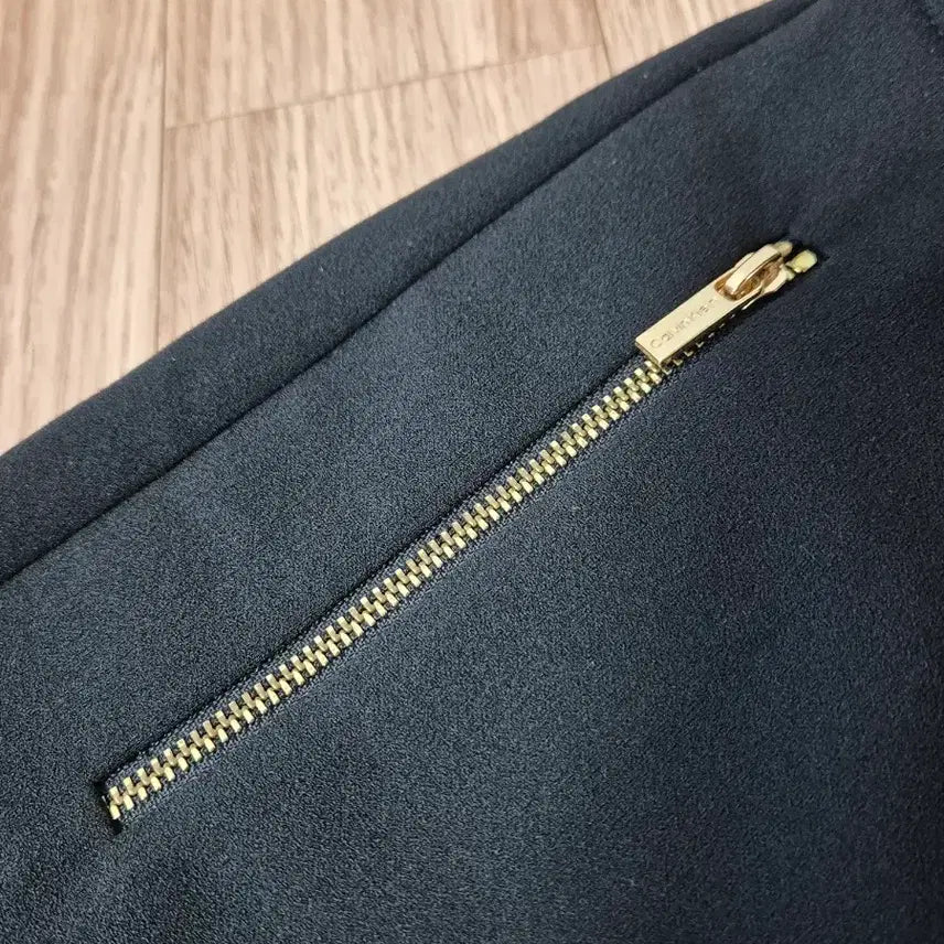 [BUNJANG] Calvin Klein Gold Zipper Slacks (Sample) / 캘빈클라인 금장 지퍼 슬랙스 (샘플)
