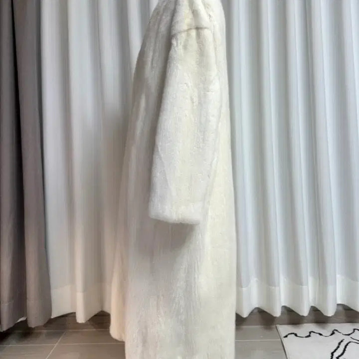 [BUNJANG] Copenhagen Female Mink Coat (Pearl Ivory) Long Robe / (새상품) 코펜하겐 최상급 휘메일 로브 롱 밍크코트 (아이보리)
