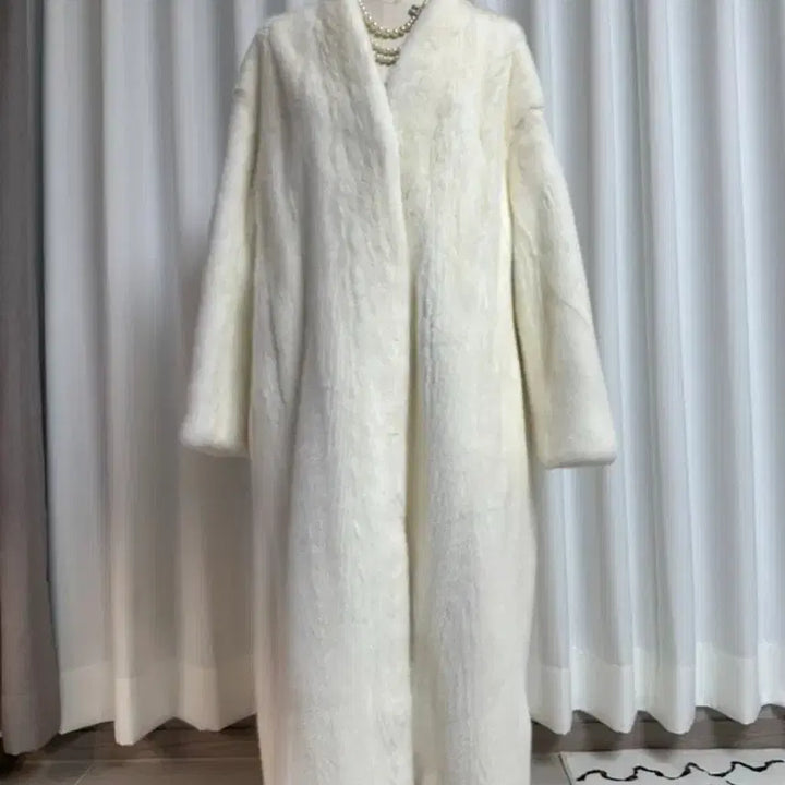 [BUNJANG] Copenhagen Female Mink Coat (Pearl Ivory) Long Robe / (새상품) 코펜하겐 최상급 휘메일 로브 롱 밍크코트 (아이보리)