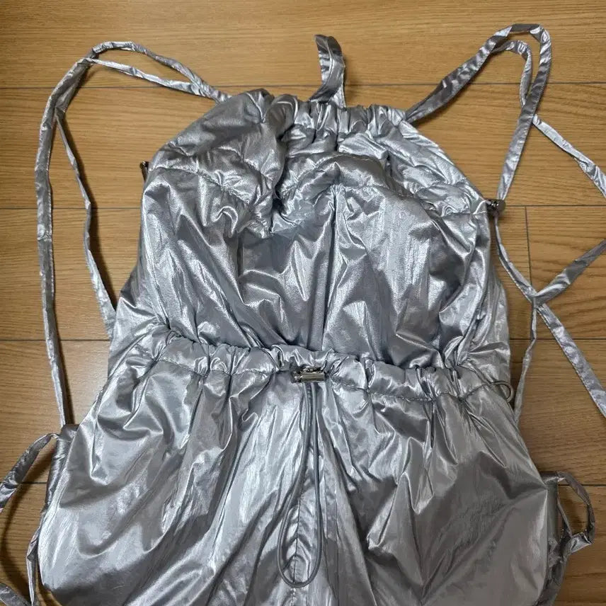 [BUNJANG] 8 Seconds Silver Glossy String Backpack / 에잇세컨즈 글로시한 실버 스트링 백팩