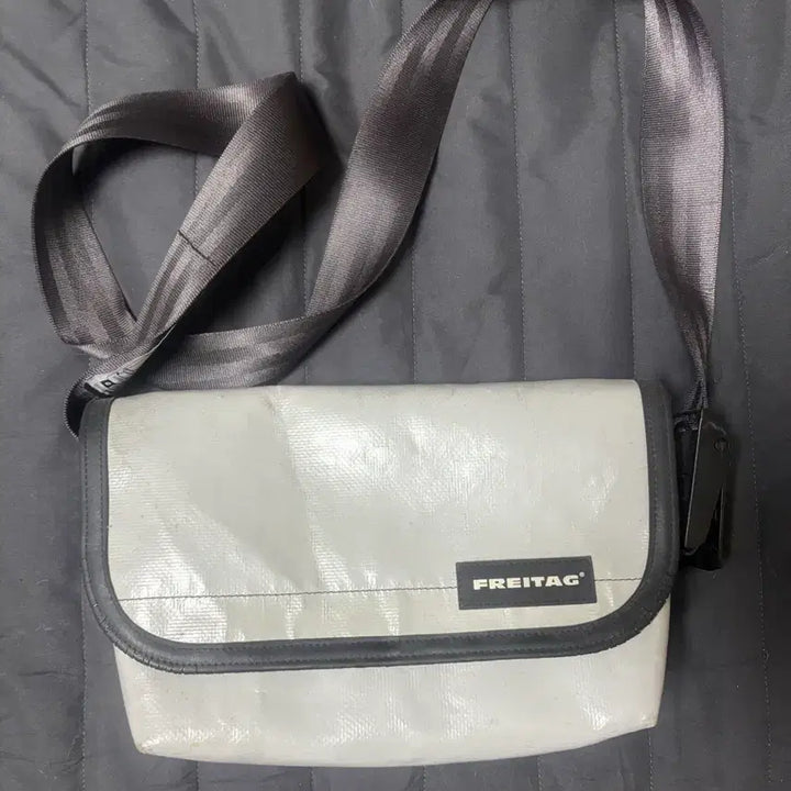 [SOLD OUT] 프라이탁 하와이파이브오 실버