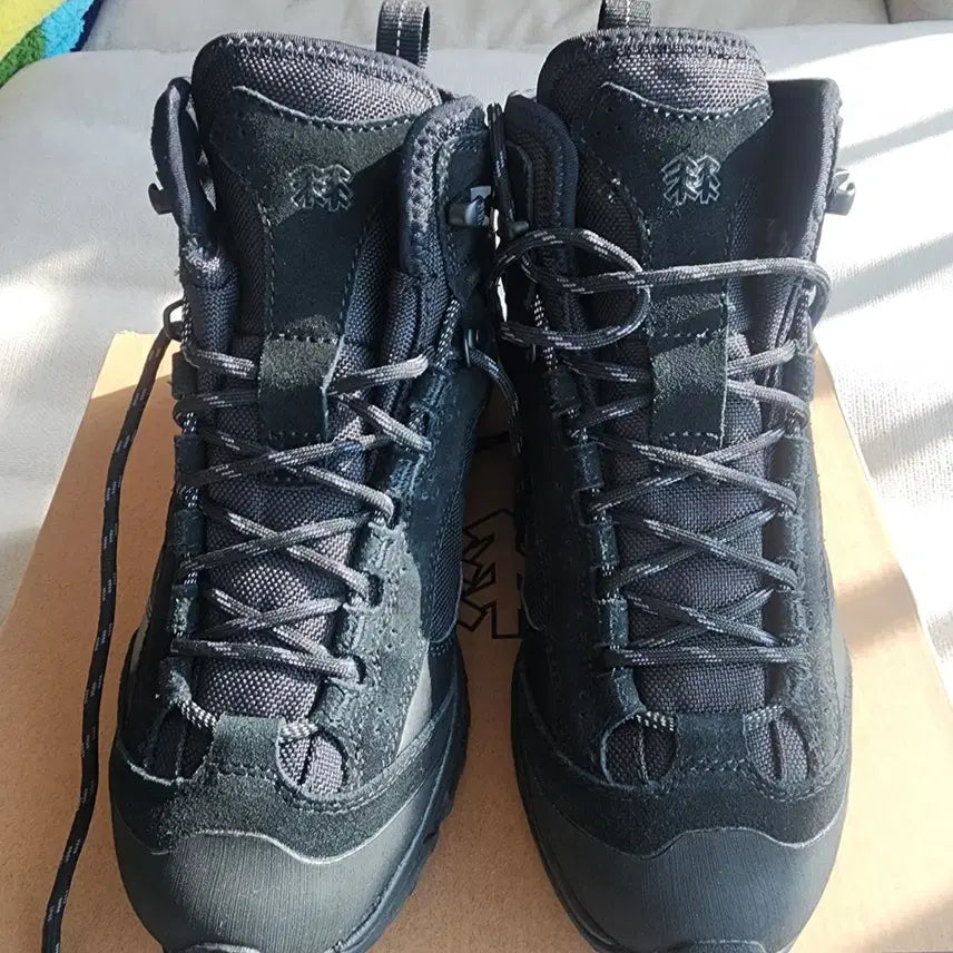 [SOLD OUT] 코오롱 스포츠 MOVE MID 등산화 260 새상품