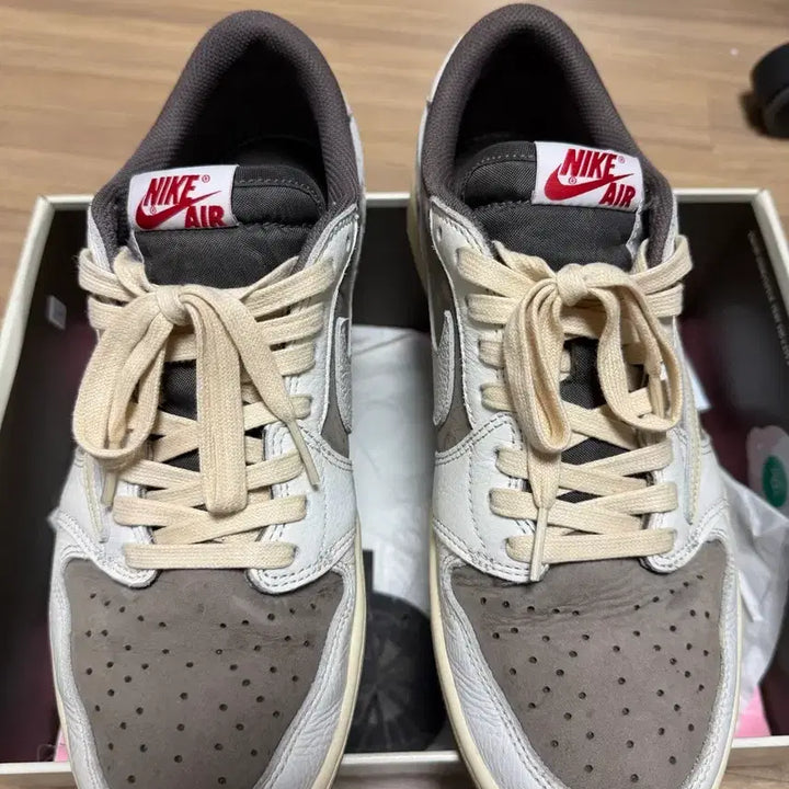 [BUNJANG] Travis Scott Jordan 1 Reverse Mocha / 트래비스스캇 조던1 리버스모카 270