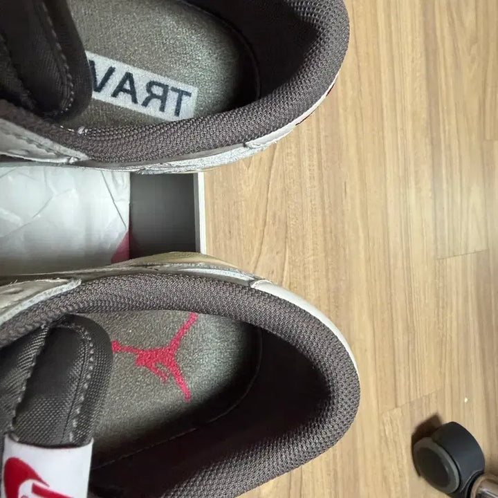 [BUNJANG] Travis Scott Jordan 1 Reverse Mocha / 트래비스스캇 조던1 리버스모카 270