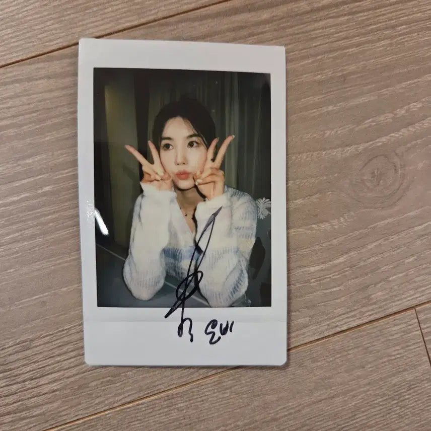 [BUNJANG] Kwon Eun Bi Signed Polaroid / 권은비 친필 폴라로이드