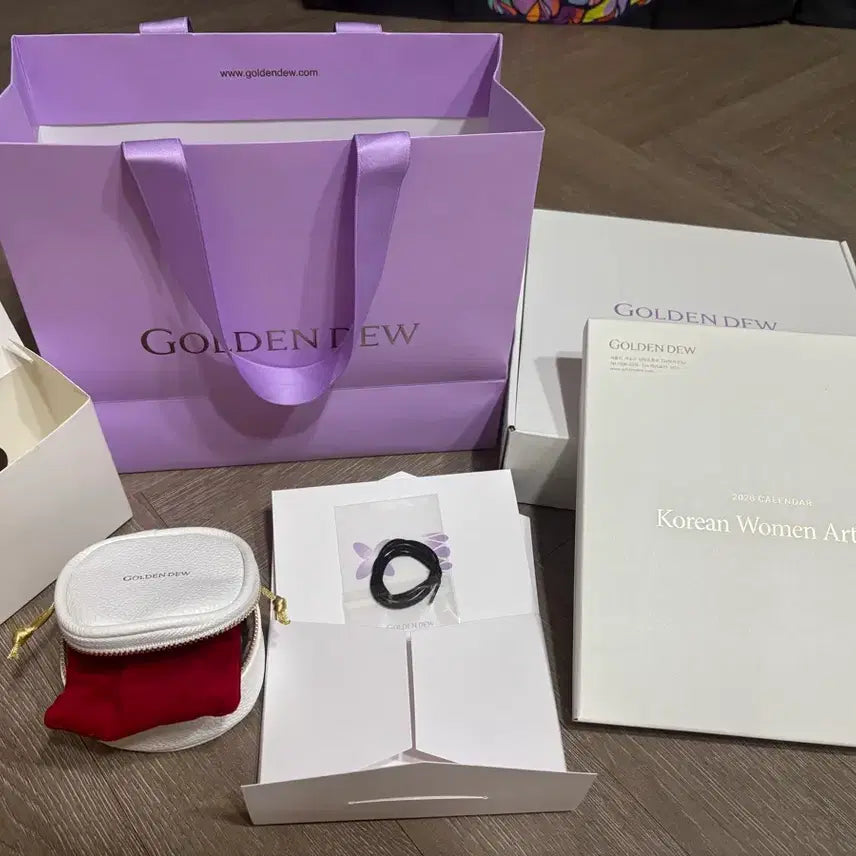 [BUNJANG] Golden Dew Blanket, Calendar, Pouch Bundle Set / 골든듀 블랭킷, 달력, 파우치 일괄