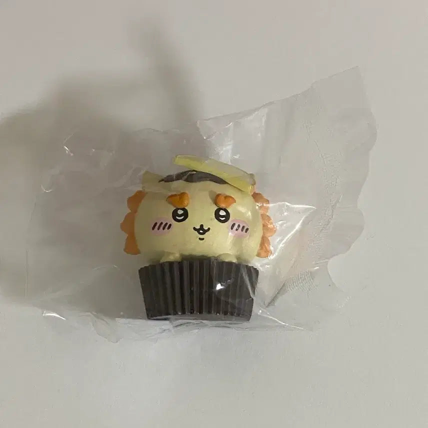 [BUNJANG] Munjakgwi (Chikawa) Si-sa Cupcake Figure / 먼작귀(치이카와) 시사 컵케이크 피규어