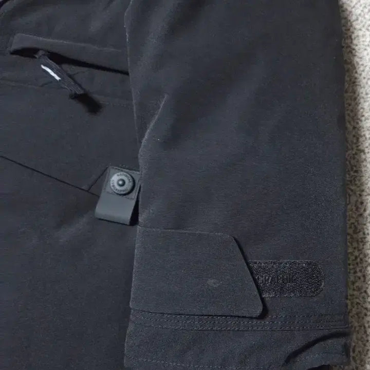 [BUNJANG] National Geographic Utility Down Jacket (L) / 내셔널지오그래픽 유틸리티 다운 점퍼 100(L)