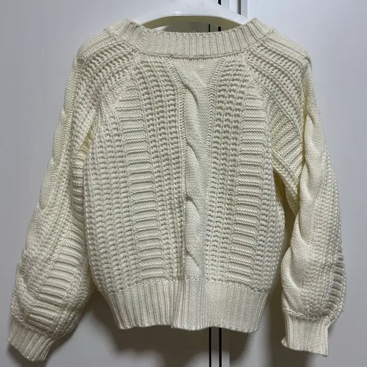 [BUNJANG] Habibi Ivory Cable Knit Sweater / 하비비 아이보리 케이블 니트