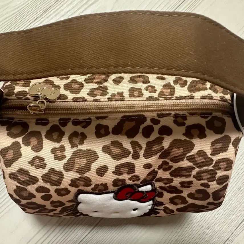 [BUNJANG] Hello Kitty Leopard Tote Bag / 올리자마자 한개팔림] 헬로키티 레오파드 토트백