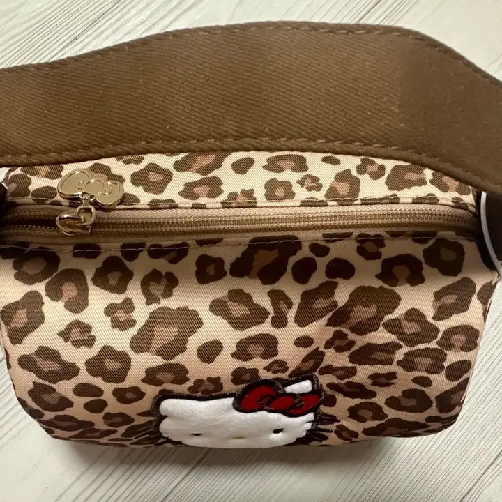 [BUNJANG] Hello Kitty Leopard Tote Bag / 올리자마자 한개팔림] 헬로키티 레오파드 토트백