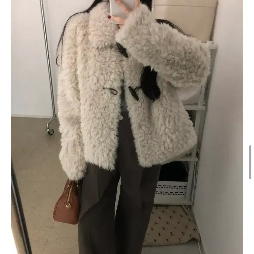 [BUNJANG] You.Us Robt Faux Fur Jacket / 유인어스 롭트 퍼자켓