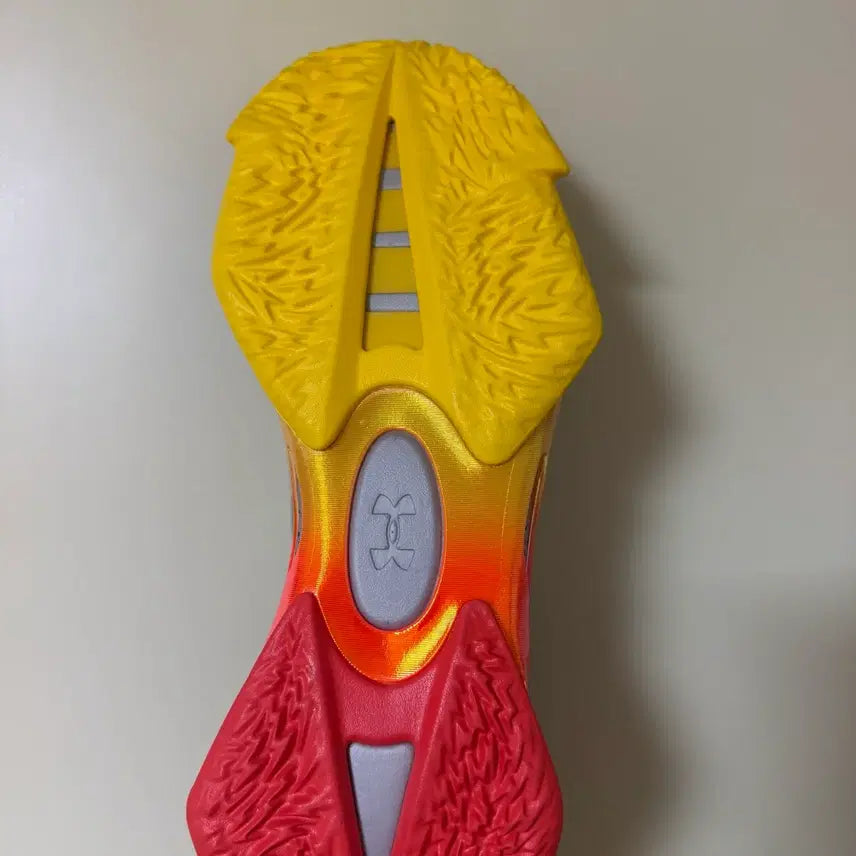 [BUNJANG] Under Armour Curry 7 Iron Sharpens Iron Basketball Shoes / 310 언더아머 커리 시리즈 7 IRON SHARPENS IRON