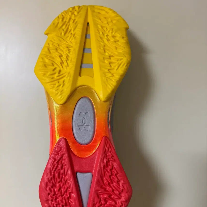 [BUNJANG] Under Armour Curry 7 Iron Sharpens Iron Basketball Shoes / 310 언더아머 커리 시리즈 7 IRON SHARPENS IRON