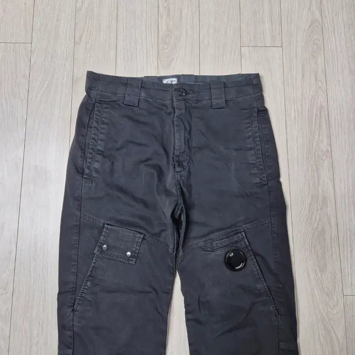 [BUNJANG] CP Company Black Cargo Pants (Size 44) / CP컴퍼니 블랙 카고 팬츠. 44(28-30)
