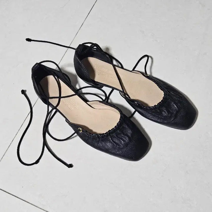[BUNJANG] Youngbridge Lace-up Flat Shoes Black / 영브릿지 레이스업 플랫 슈즈 블랙