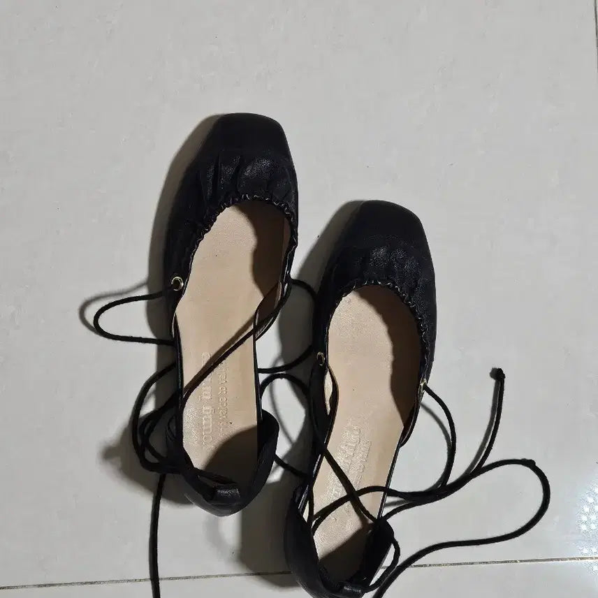 [BUNJANG] Youngbridge Lace-up Flat Shoes Black / 영브릿지 레이스업 플랫 슈즈 블랙