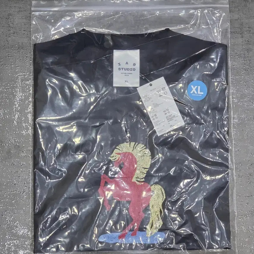 [BUNJANG] IAB Studio Red Horse T-shirt Black XL / 아이앱 스튜디오 레드홀스 티셔츠 블랙 XL