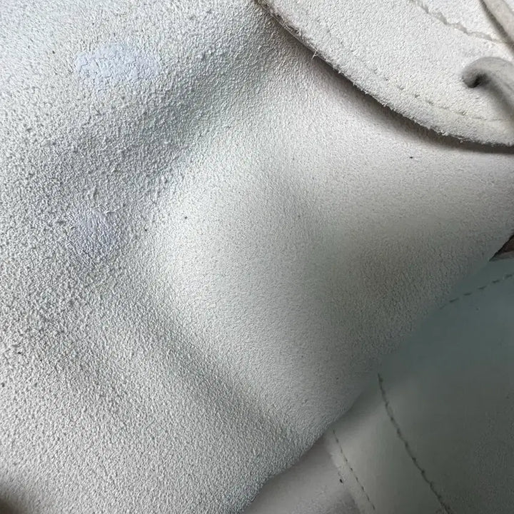 [SOLD OUT] 8.5 알든 1491 화이트 스웨이드 처카부츠