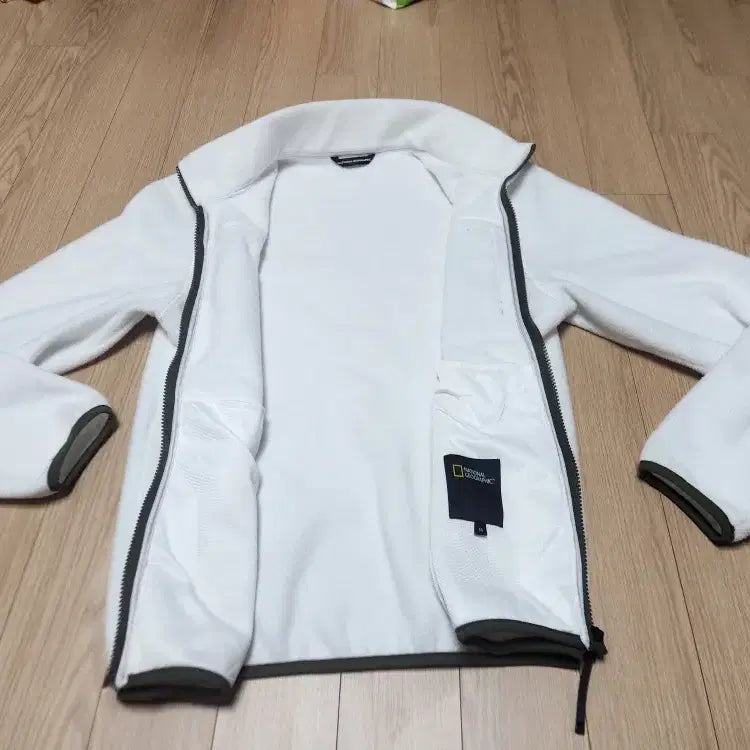 [BUNJANG] National Geographic Fleece Zip-Up Jacket (Size 95) / 내셔널 지오그래픽 후리스 집업 자켓 사이즈 95 판매합니다.