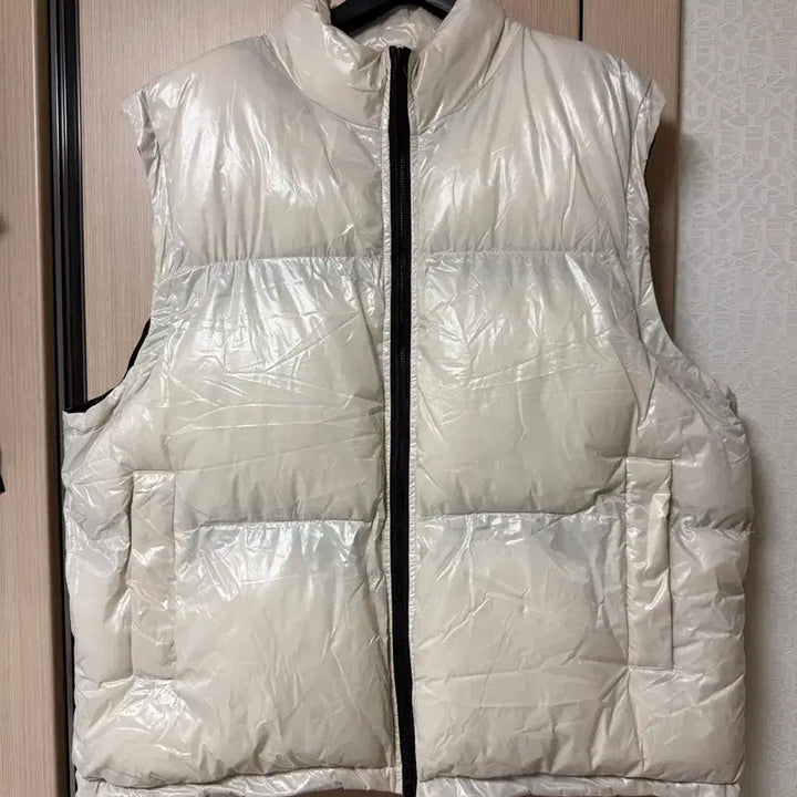 [BUNJANG] LOWELL Ivory Padded Vest / 로웰(LOWELL) 조끼 패딩 아이보리 색상 Free 사이즈