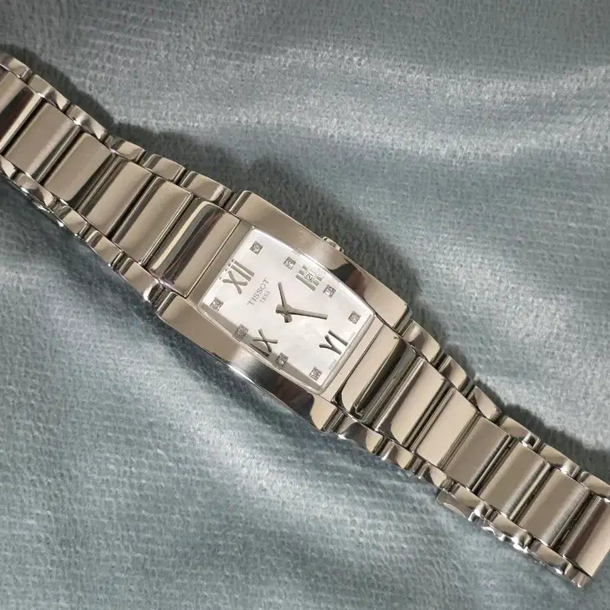 [BUNJANG] Tissot T-Lady Quartz Watch / 티쏘 T 레이디 자개판 쿼츠 시계