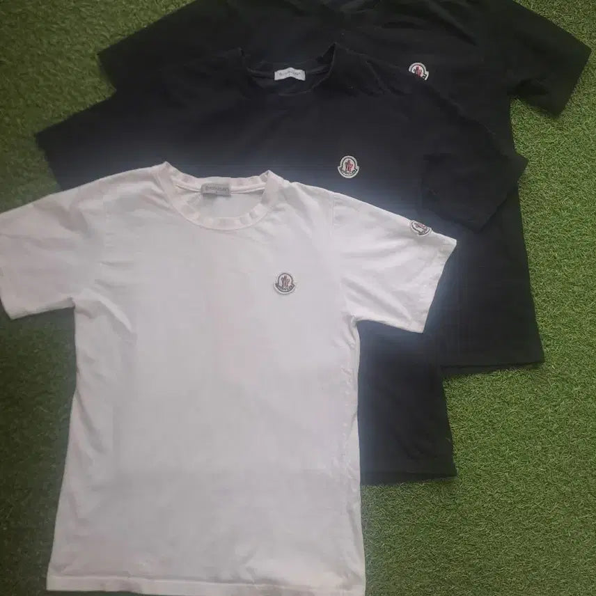 [BUNJANG] Moncler Short Sleeve T-shirt (Black/White) / 몽클레어 반팔 티셔츠 블랙/화이트(두장남음)(다음주까지만 이가격)