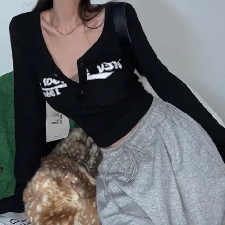 [BUNJANG] Black Ribbed Crop Top / 1회착용)크롭.크롭티.골지.세미크롭.티셔츠.시크.발랄.섹시.긴팔티