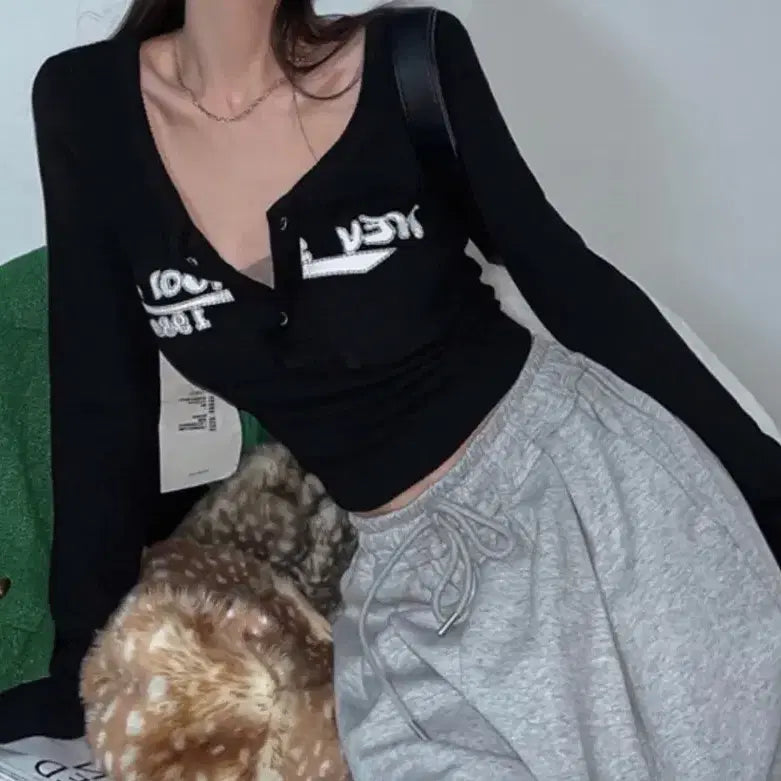 [BUNJANG] Black Ribbed Crop Top / 1회착용)크롭.크롭티.골지.세미크롭.티셔츠.시크.발랄.섹시.긴팔티