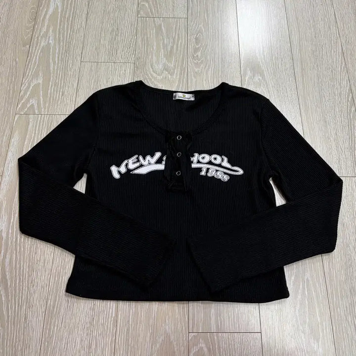 [BUNJANG] Black Ribbed Crop Top / 1회착용)크롭.크롭티.골지.세미크롭.티셔츠.시크.발랄.섹시.긴팔티