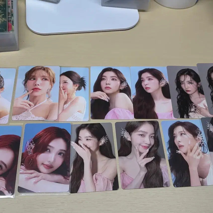 [BUNJANG] Red Velvet 2025 Season's Greetings Photocard Bundle Set / [일괄] 레드벨벳 2025 시즌그리팅 포토카드