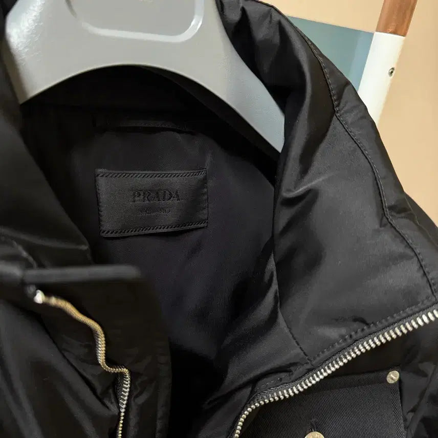 [BUNJANG] Prada Re-Nylon Cropped Down Jacket (Black, S) / (새상품)프라다 리나일론 크롭 다운 재킷 블랙 S