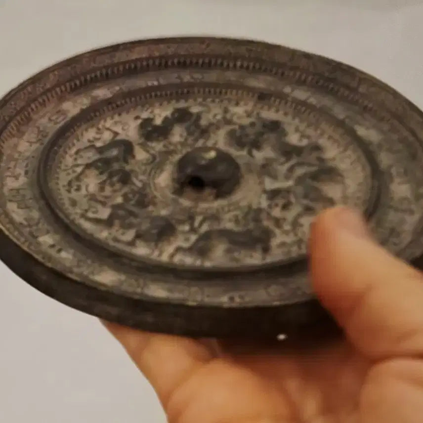 [BUNJANG] Antique Bronze Mirror with Auspicious Design / 청동 거울한대 양식 신수문 명문 동경 입니다