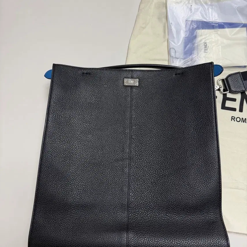 [BUNJANG] Fendi Peekaboo X-Lite Black Handbag / 펜디 피카부 엑스라이트 블랙 남성용