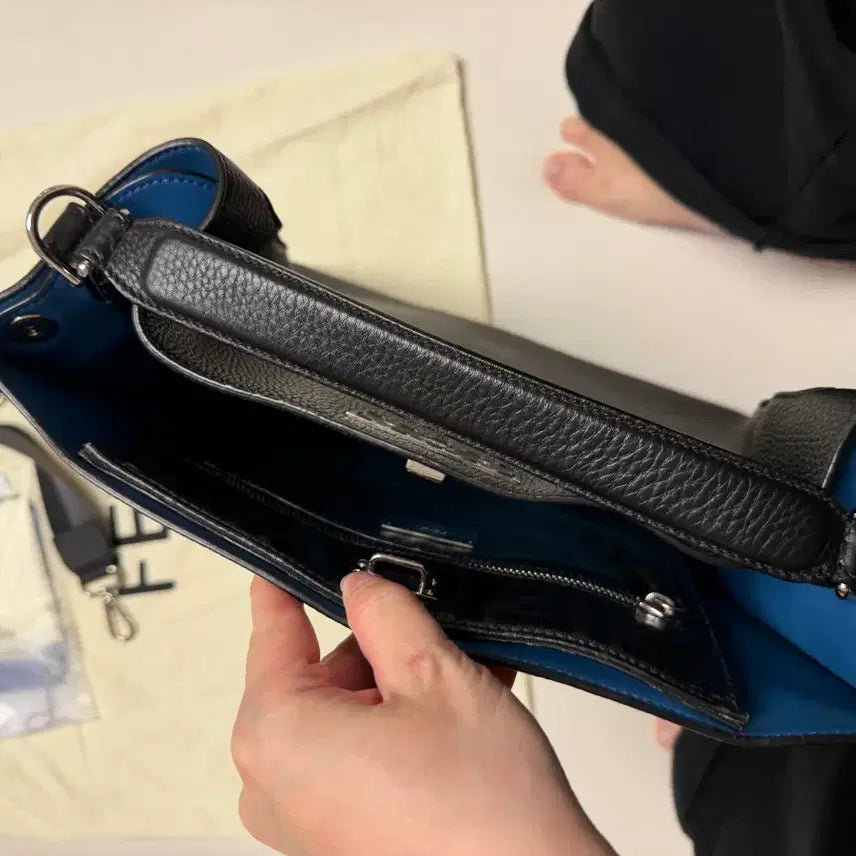 [BUNJANG] Fendi Peekaboo X-Lite Black Handbag / 펜디 피카부 엑스라이트 블랙 남성용