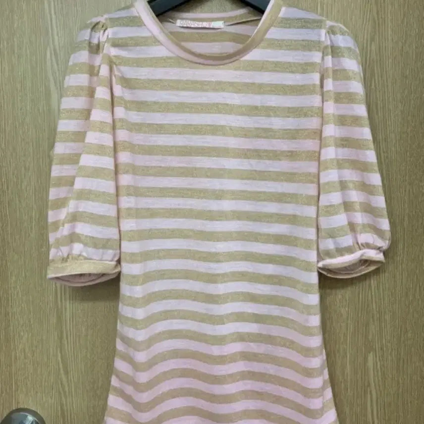 [BUNJANG] Gold Pink Puff Sleeve T-shirt / 골드핑크 퍼프소매 티셔츠 정가 2만원