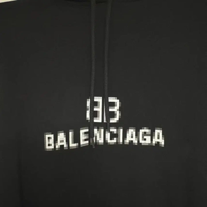[BUNJANG] Balenciaga BB Pixel Medium Fit Hoodie Black XS / (W) 발렌시아가 BB 픽셀 미디움 핏 후드 블랙 XS 판매