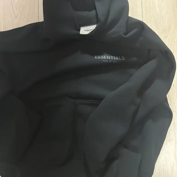 [BUNJANG] Essentials Hoodie Black M Size / 에센셜 후드 블랙 m 사이즈 팝니다 크림구매~~