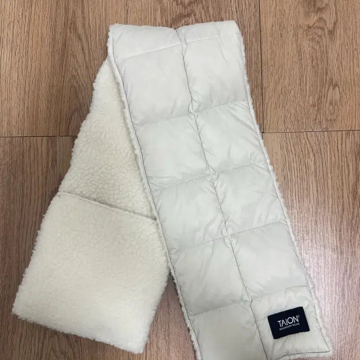 [BUNJANG] Taion Padded Muffler / (마지막 가격내림) taion 패딩 머플러