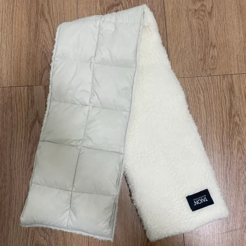 [BUNJANG] Taion Padded Muffler / (마지막 가격내림) taion 패딩 머플러