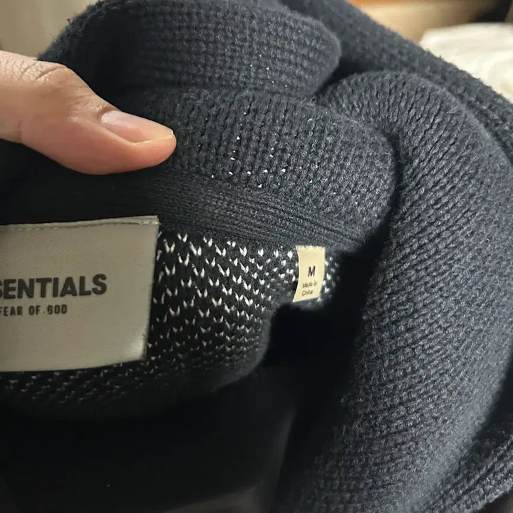 [BUNJANG] Essential Black Knit Hoodie (M) / 에센셜 블랙니트 후드 m사이즈 팝니다~~