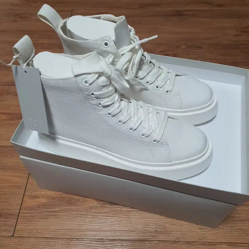 [BUNJANG] COS White Hightop Sneakers 250 / 새거) COS 코스 화이트 하이탑 스니커즈 250
