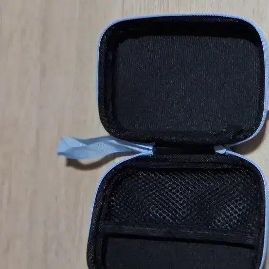 [BUNJANG] Crayon Shin-chan Mini Carrier Pouch / 짱구 미니캐리어 파우치(무료배송)