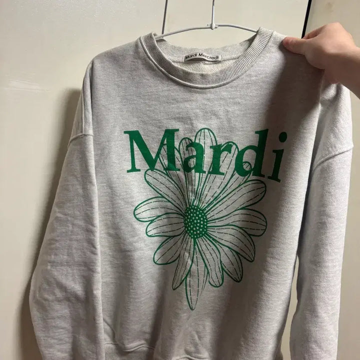 [BUNJANG] Mardi Mercredi Sweatshirt / 마르디 맨투맨