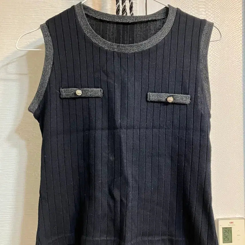 [BUNJANG] Black Sleeveless Knit Top / 블랙 정장 민소매니트