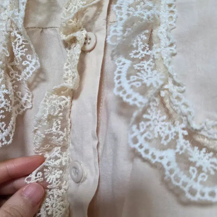 [BUNJANG] Pastel Peach Lace Frill Big Collar Blouse / 레이스 프릴 빅카라 블라우스 파스텔피치