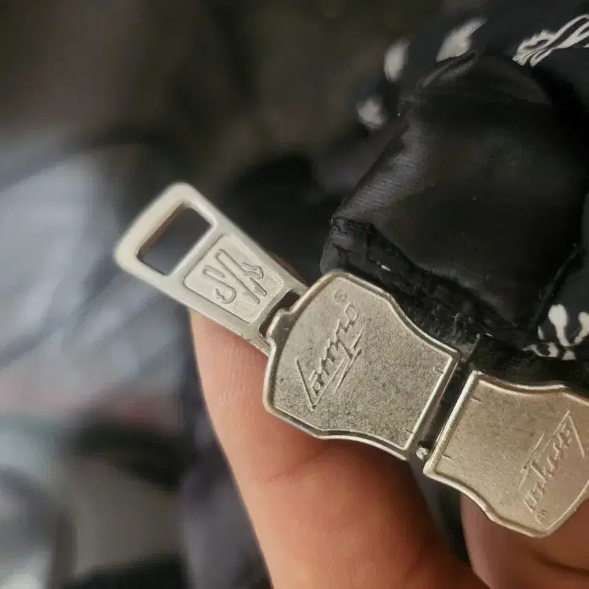 [BUNJANG] Moncler Mastermind Collaboration Padded Jacket / 몽클레어 x 마스터마인드 콜라보 한정판 패딩