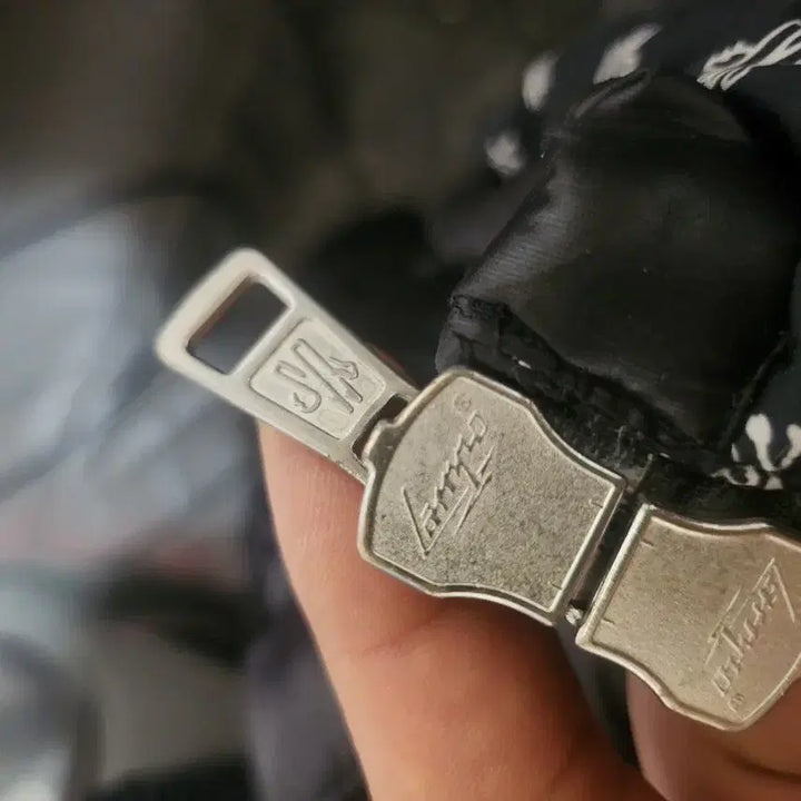 [BUNJANG] Moncler Mastermind Collaboration Padded Jacket / 몽클레어 x 마스터마인드 콜라보 한정판 패딩